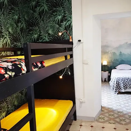 La 21 Avenue Des Corbieres Bed & Breakfast