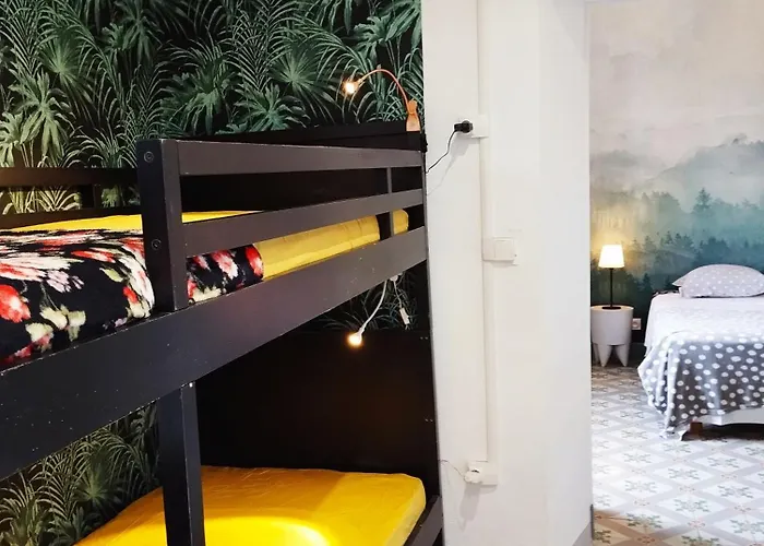 La 21 Avenue Des Corbieres Bed and breakfast